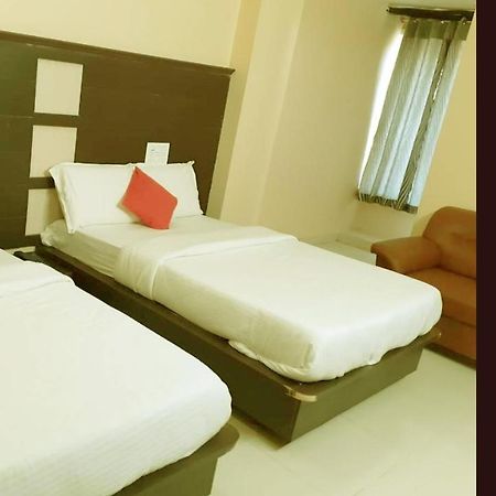 Vishnu Residency Mancherial Mancherāl Esterno foto